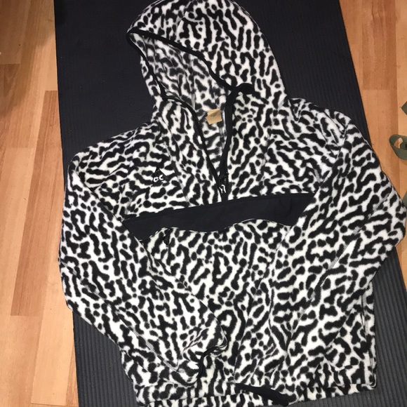 Nike ACG Tops - Acg Nike pullover